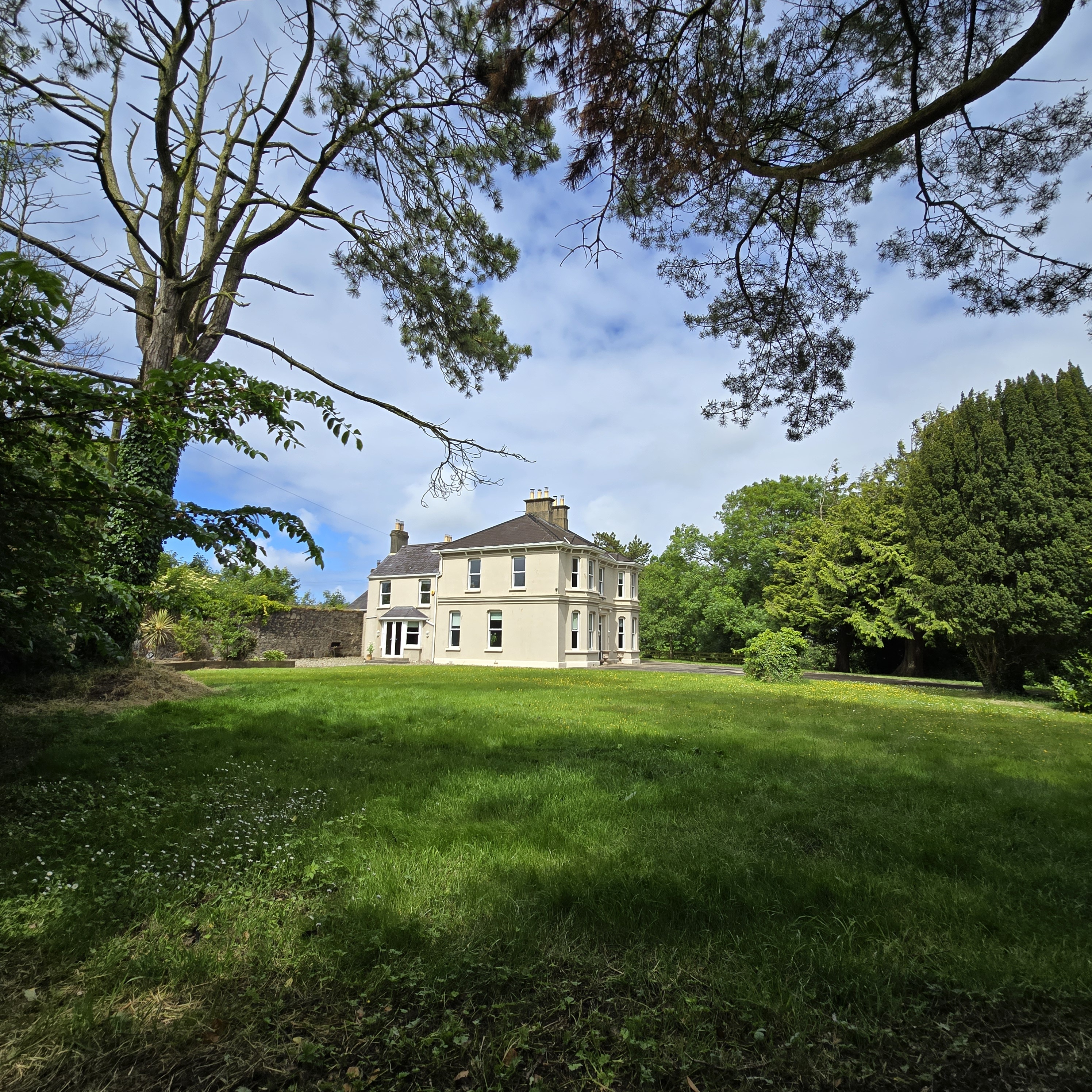 Quilly Farm House for Private day hire