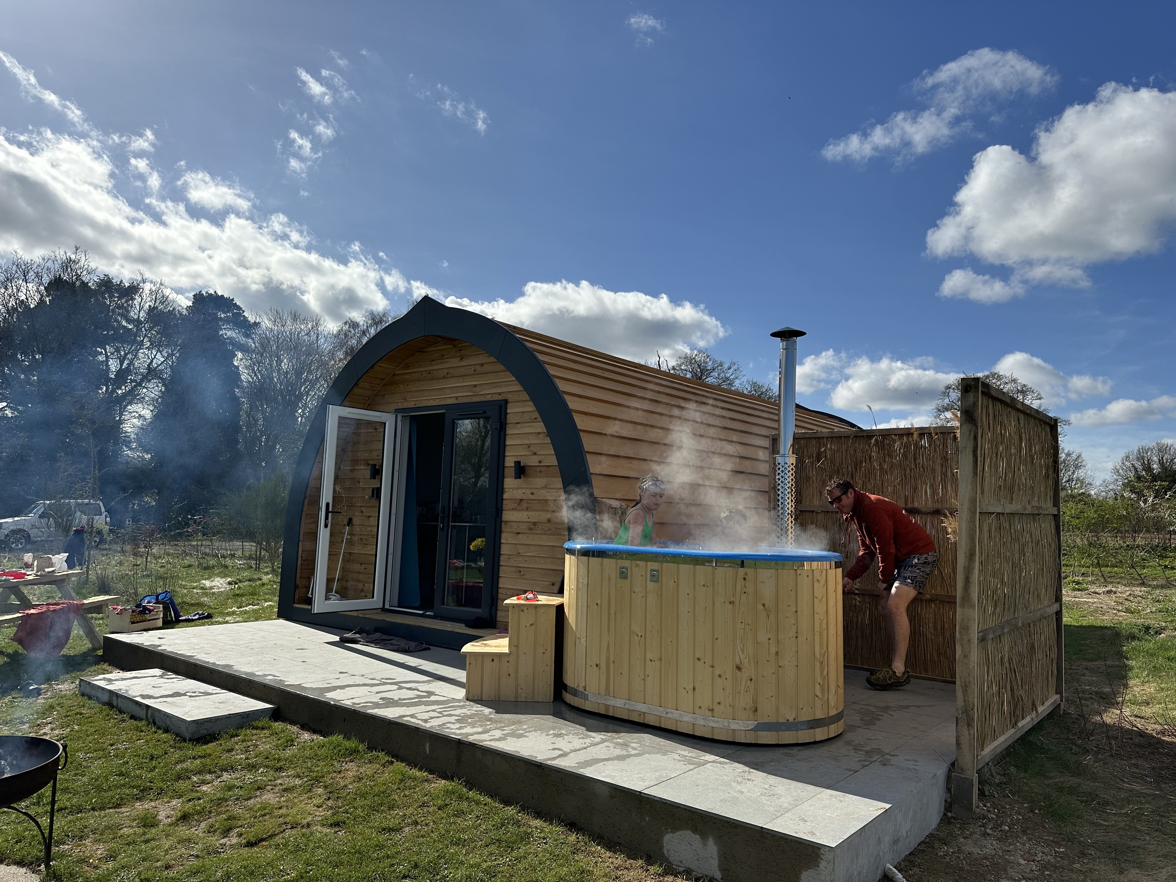 Luxury 5 person Waterside Glamping with Hot Tub in North Norfolk