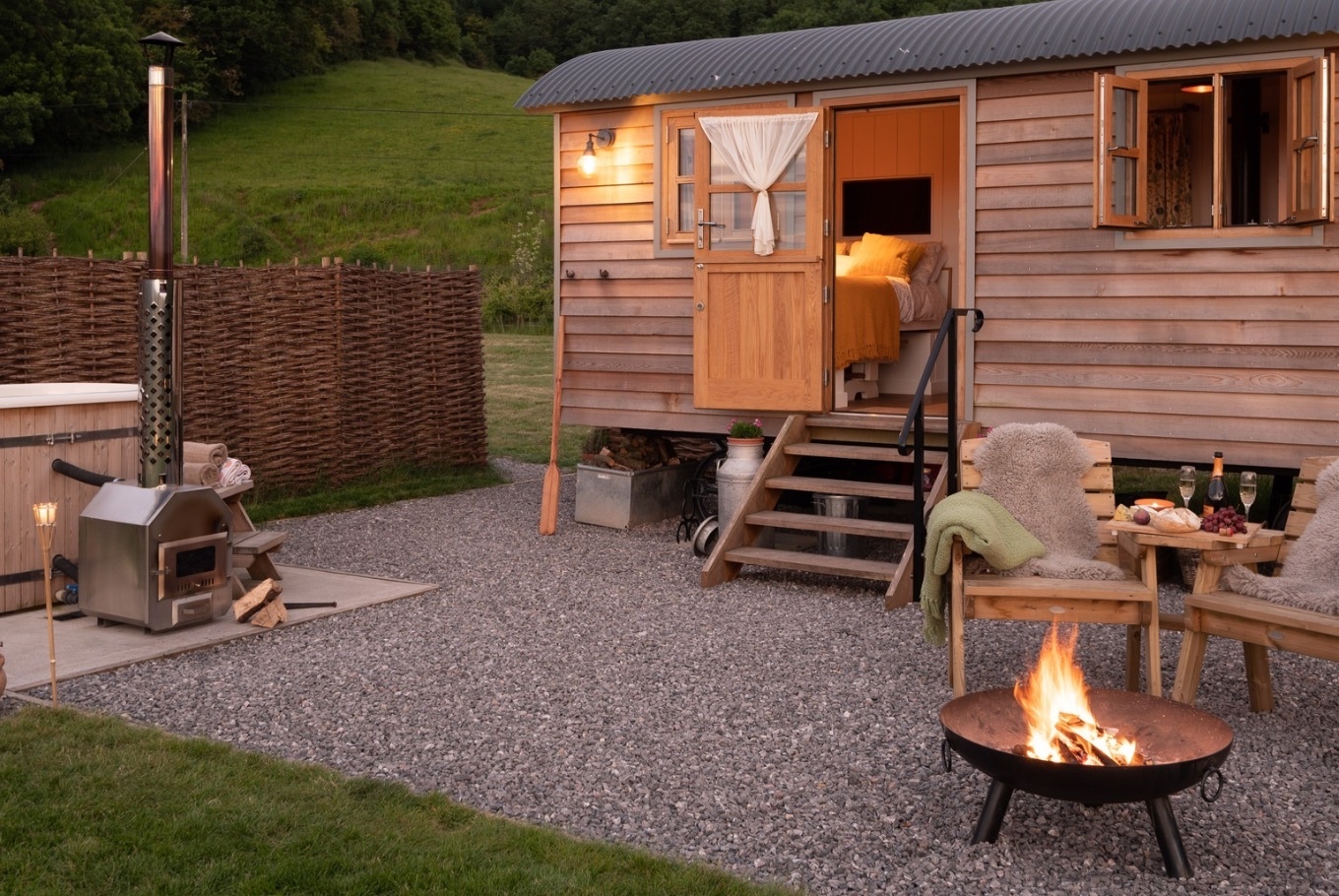 Luxury Shepherd Hut with Private Hot Tub & Views