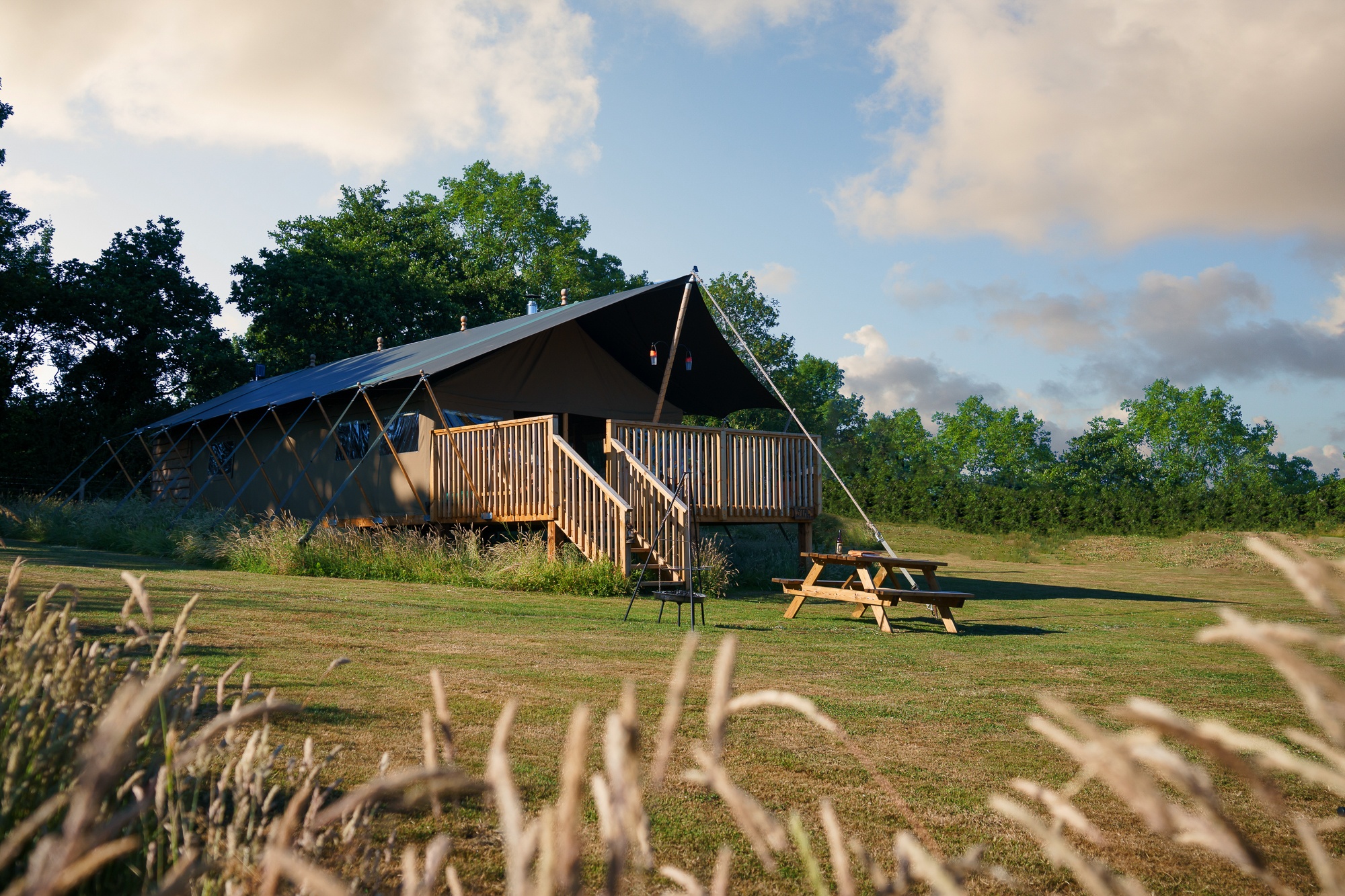 Luxury Safari tent sleeps 6 with electric & bookable woodfired hot tubs