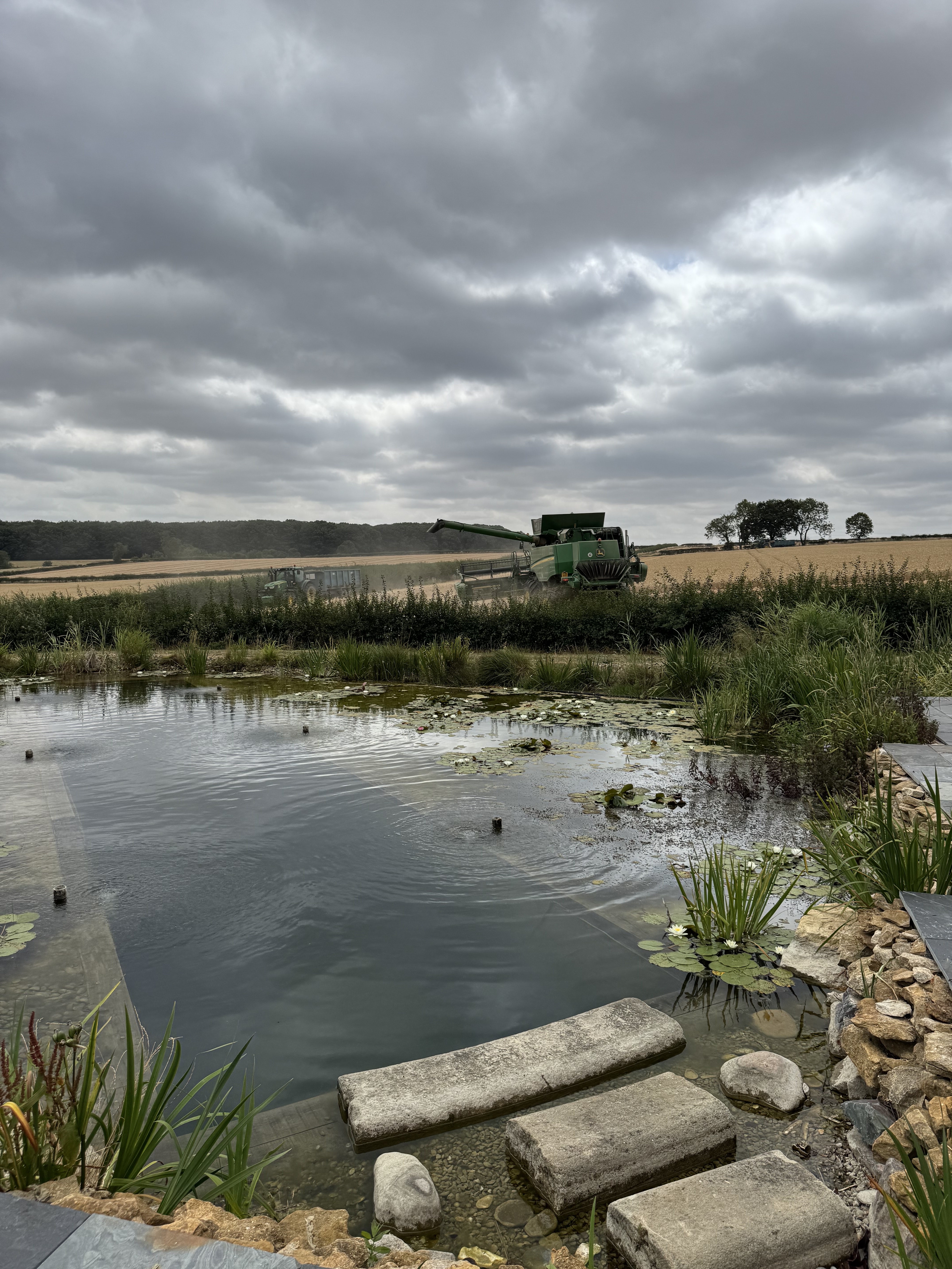 Gonerby Grange Farm Barn & Natural Swimming Pond