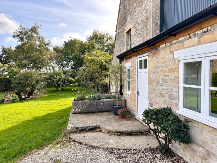 Cotswolds Farmhouse Cottage