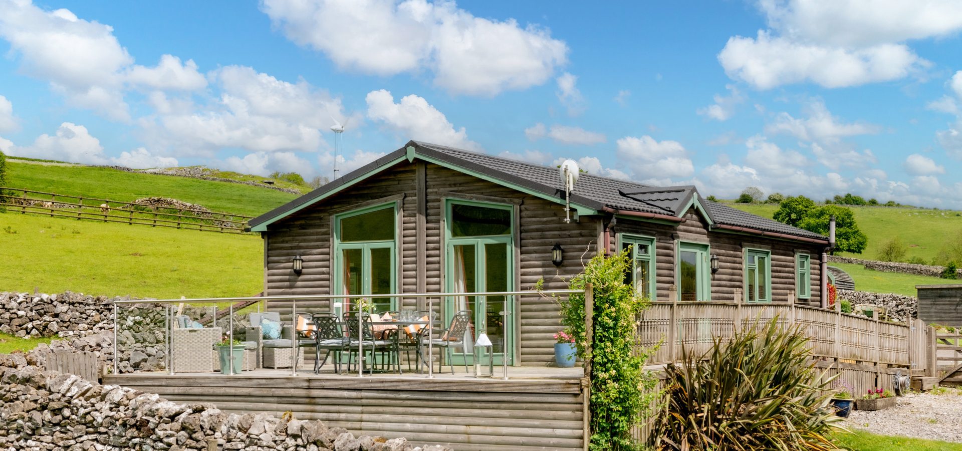 Hipley - 2 Bedroom Log Cabin